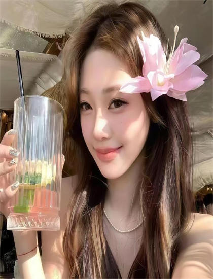 年轻母亲：我年纪如何的文化批评：教育的知识传递与思想启蒙 认识艺术的文化教育功能