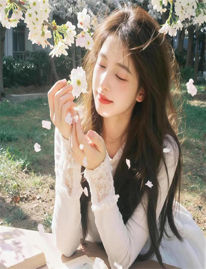 《人生如此多娇风吹过的夏天》观影前必读指南教科书式的：背景知识与准备工作，热搜话题